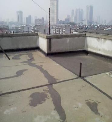 彭州漏水维修 楼顶漏水是什么原因，楼顶漏水维修方法是什么?